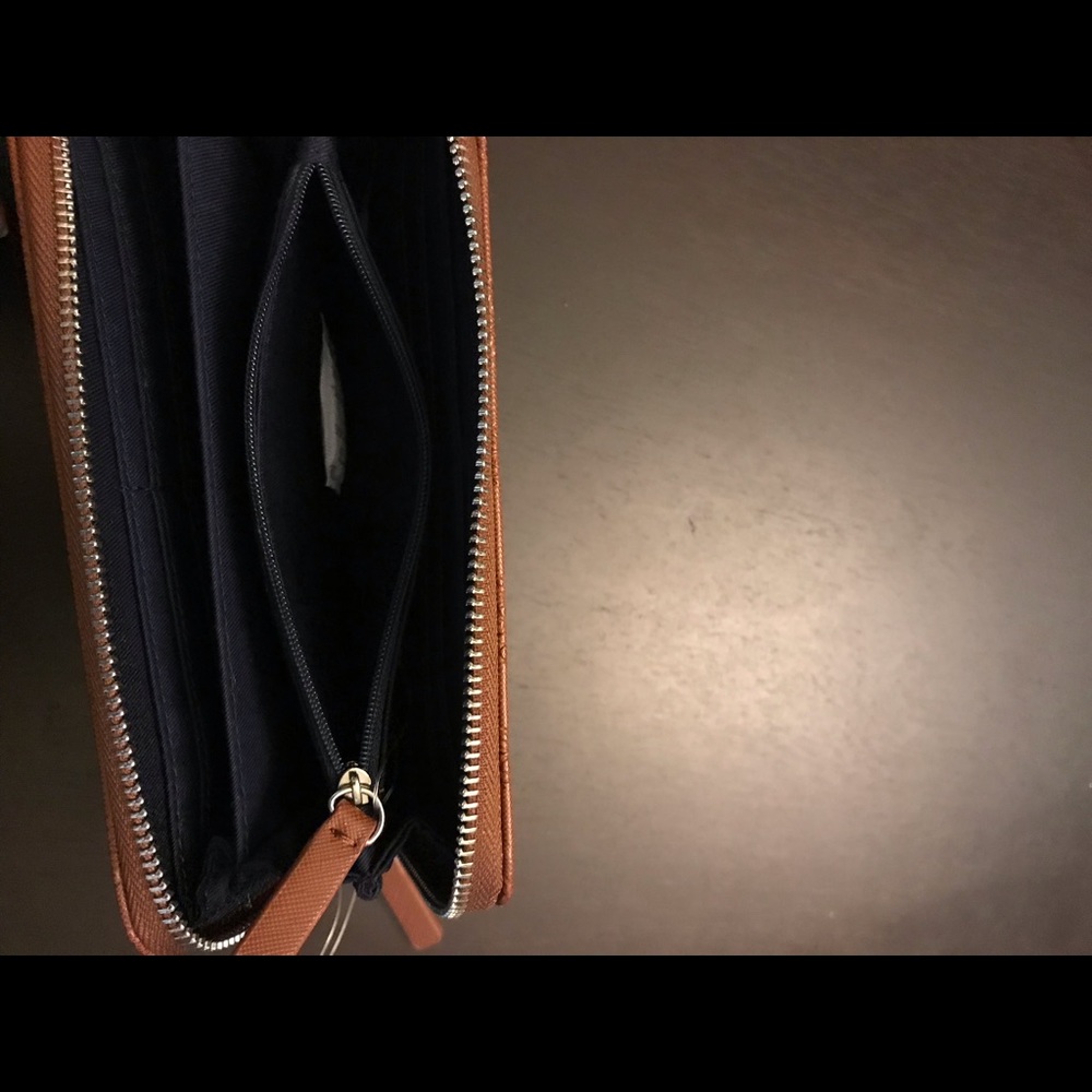 French Connection Wallet - Picture 4 of 5